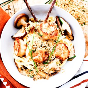 Shiitake & Scallop Fettucine in a buttery garlic shallot sauce with crispy breadcrumbs, parmesan and fresh chives.